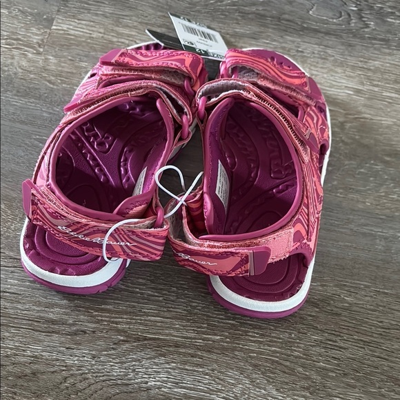 Eddie Bauer Kids‎ Vibrant Pink Sandals - Picture 2 of 4